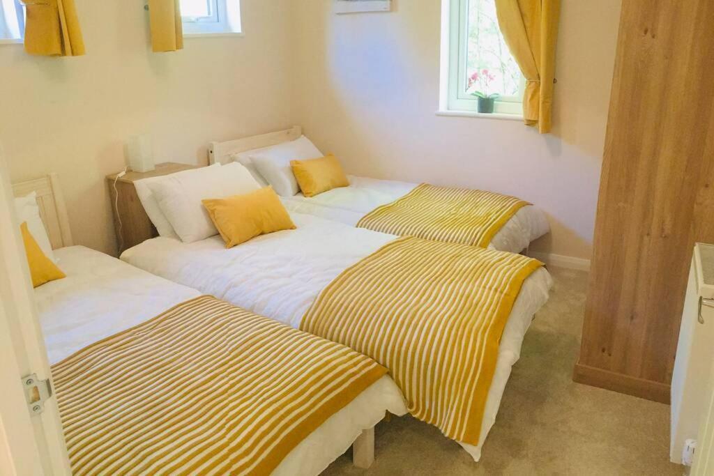 Private 1St Floor Apartment - Perfect For Port Of Dover, Eurotunnel And Short Stays Exterior foto