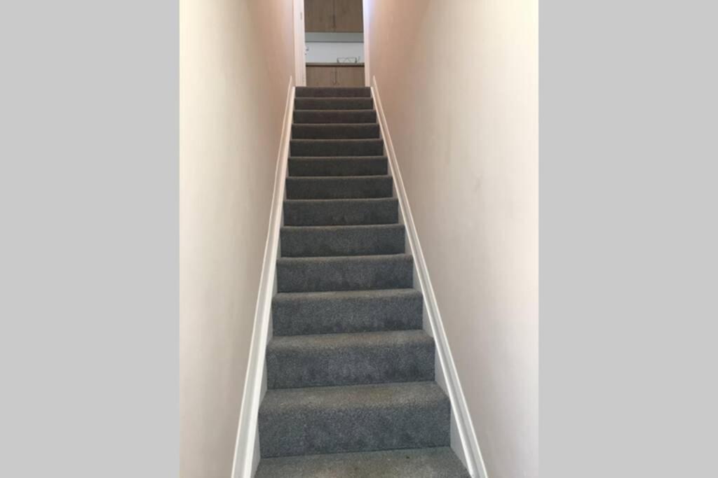 Private 1St Floor Apartment - Perfect For Port Of Dover, Eurotunnel And Short Stays Exterior foto